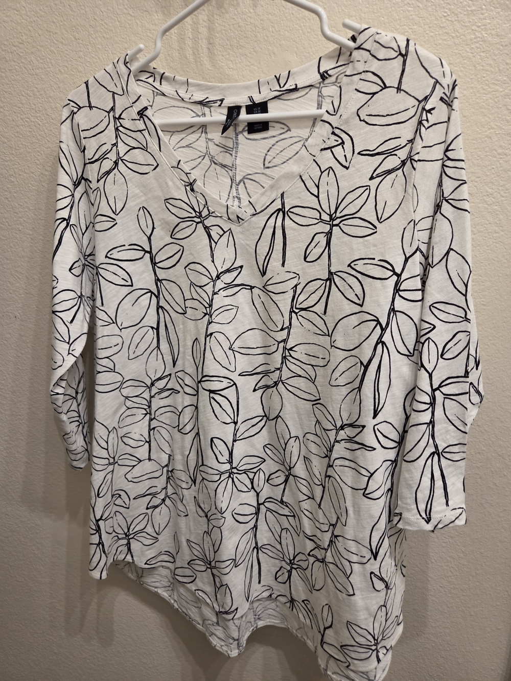 Cynthia Rowley White V-Neck Tunic with Black Leaf Print